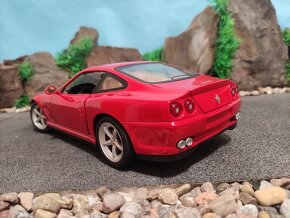 Prodám model 1:18 Ferrari 575MM - 5