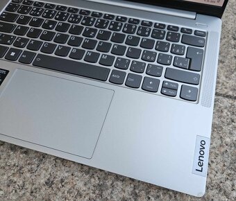 Lenovo IdeaPad Slim 5 14 FHD OLED i5 12450h,16/512GB,novyZAR - 5