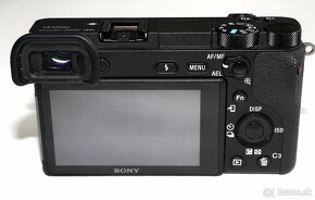 Sony A6500 + prislusenstvo - 5