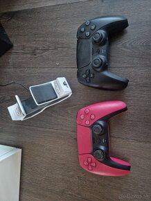 PlayStation 5 s mechanikou + 3 ovládače + 2 hry - 5