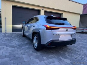 Lexus UX 250h - 5