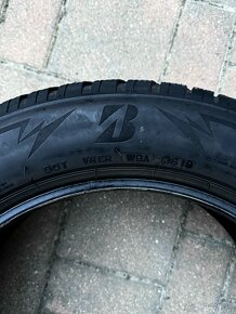 ZIMNÉ PNEUMATIKY BRIDGESTONE BLIZZAK 215/60 R17 100V - 5