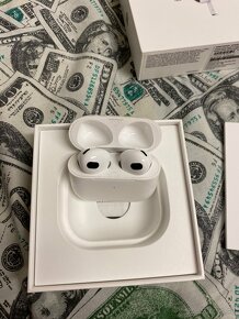 Air pods 3 - 5