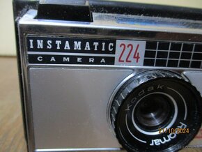 KODAK  INSTAMATIC CAMERA 224 - 5