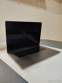 MackBook Pro 15" 2019 - 5