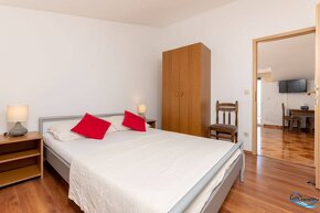 ☀Trogir/Ciovo(HR)-Zariadený 3 izbový apartmán 55m2 za super  - 5