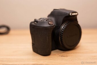 Zrkadlovka Canon 1200d - 5