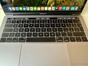 MacBook Pro 13” s Touch Bar (2019) – Intel i5, výborný stav - 5