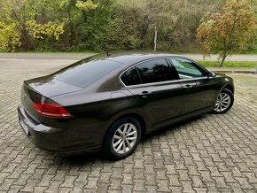 Volkswagen Passat 1.6 TDI Comfortline - 5