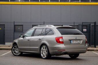 Škoda Superb Combi - 5