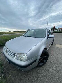 Volkswagen Golf 4 2.0 benzín - 5