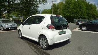 Toyota AYGO 1,0 VVT-i 5dveř.,NAVI - 5