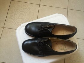 Zateplené pracovné oblečenie a kožené topánky - 5