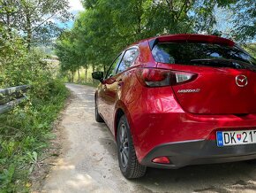 Mazda 2 1.5 66kw manuál benzín - 5