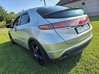 Honda Civic 1,8 - 5