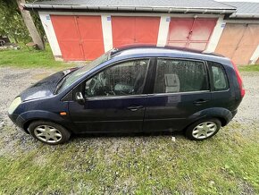 Predam Ford Fiesta 1,3 benzin, r.v. 2005 - 5