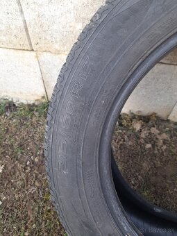 Predám zimné gumi 215/60 R17 - 5