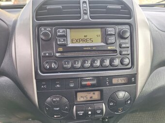 TOYOTA RAV 4  2.0 DIESEL 4X4 ROK 2005 - 5