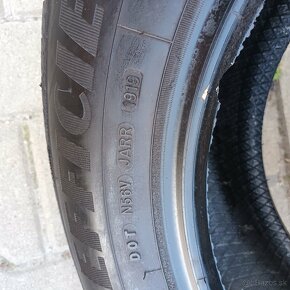 Predám letnú Pneumatiku 215/65R16 - 5