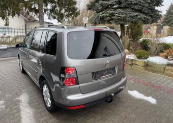 Volkswagen Touran 1,4 TSi pravid.servis ,7 míst benzín - 5