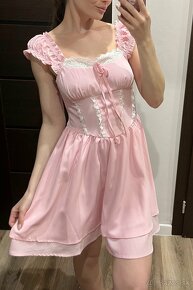 Krásne ružové krátke šaty - 5