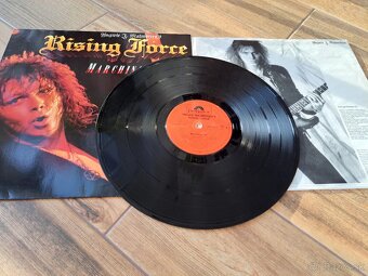 Lp YNGWIE MALMSTEEN  -Marching Out - 5