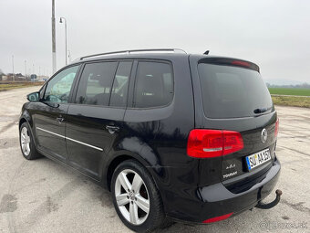 Volkswagen Touran 2.0 TDI highline r.v 2011 navi xenon - 5