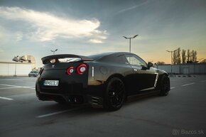 Nissan GTR - 5