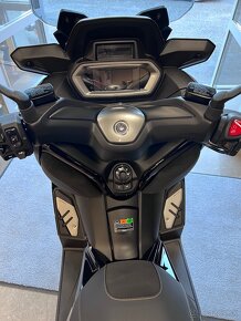 Yamaha XMAX 300 Tech Max - 5