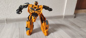 Predám Transformers figúrku – auto a robot v jednom - 5