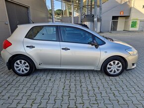 Toyota Auris Hatchback 1,4 71kW benzín - 5