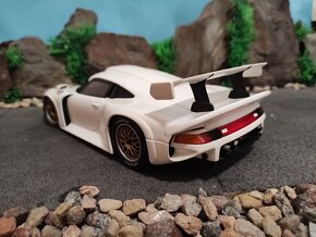 prodám model 1:18 porsche 911 GT1 1996 - 5