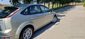 Ford Focus 1.6 2009 r.v. - 5