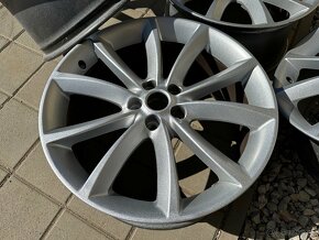 Disky R19 5x108 8,5Jx19CH ET49 - 5