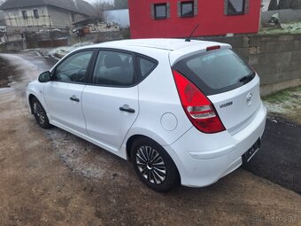 HYUNDAI I30 BENZIN 1,4 BENZIN ROK 2011 - 5