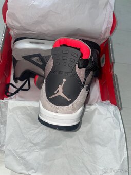 Jordan 4 Taupe Haze - 5