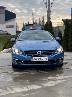 Volvo v60 D6 - 5