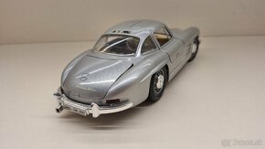 1:18 MERCEDES-BENZ 300SL - 5