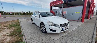 Volvo V60   D2 1.6L - 5