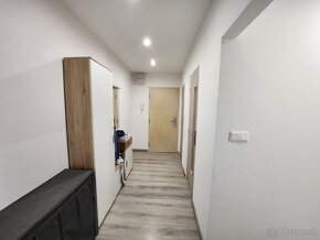 2 izb. byt po kompletnej rek., 56 m2 + loggia, Nová Dubnica - 5