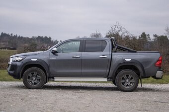 Toyota Hilux DC 2.8 I D-4D Invincible 4x4 A/T - 5