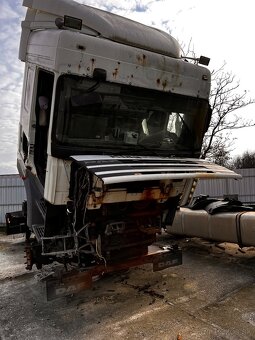 DAF XF 95 DAF XF 105 na náhradne diely - 5