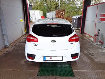 KIA Ceed 1.4 CVVT UEFA edicia Gold+Platinum - 5