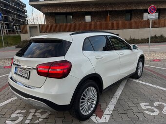 Mercedes Benz GLA - 5