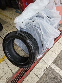 235/50 R19 letne ako nove - 5