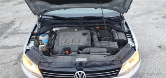 Volkswagen Jetta 2,0 TDI Highline manuál - 5