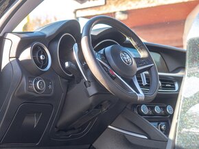 Alfa Romeo Stelvio 2.2JTD 154KW FULL VÝBAVA TOP STAV - 5