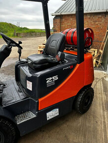 DOOSAN PRO5 25 rok 2016 2200hrs GAS 4,3m 2,5t FORKLIFT - 5