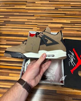 Jordan 4 Travis Scott - 5