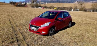 Peugeot 208 - 5